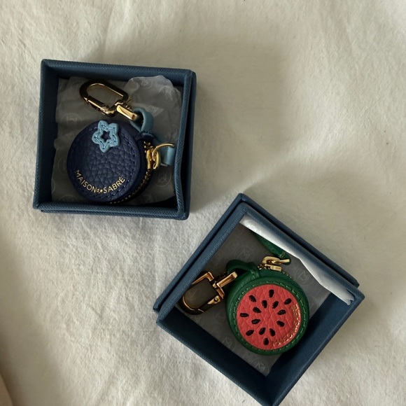 BRAND NEW Small Soft Hobo Maison de Sabre Bag with 2 Charms! - Picture 12 of 13